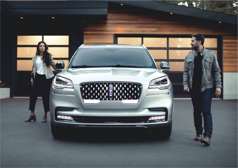 The sparkling grille of the 2023 Lincoln Aviator® Grand Touring model | Purchase Lincoln in Mayfield KY
