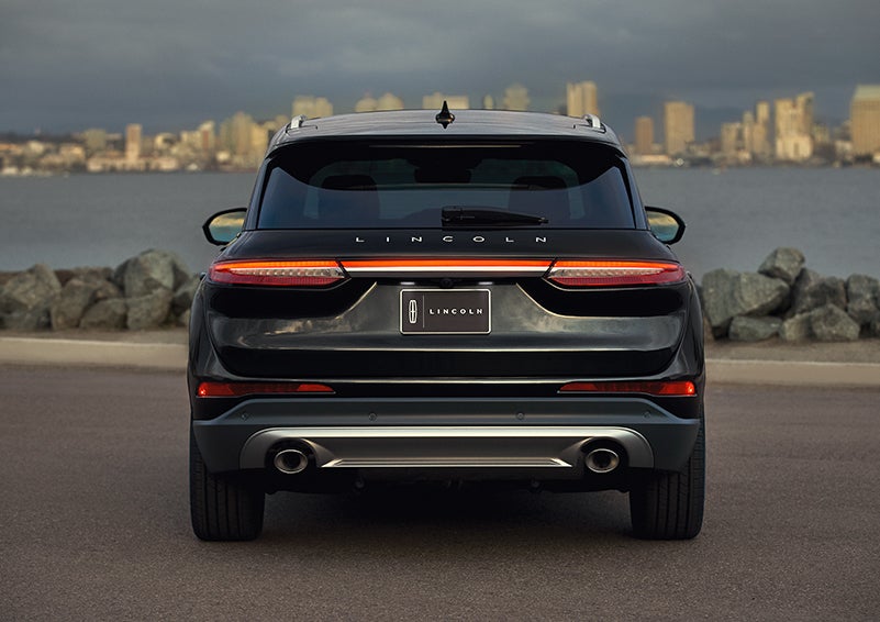 The rear lighting of the 2024 Lincoln Corsair® SUV spans the entire width of the vehicle. | Purchase Lincoln in Mayfield KY