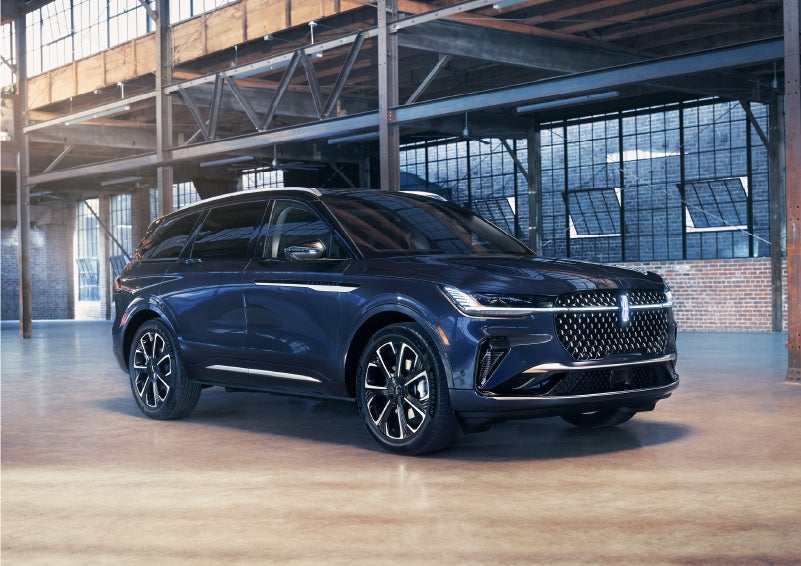 A 2024 Lincoln Nautilus® SUV is parked in an industrial space. | Purchase Lincoln in Mayfield KY